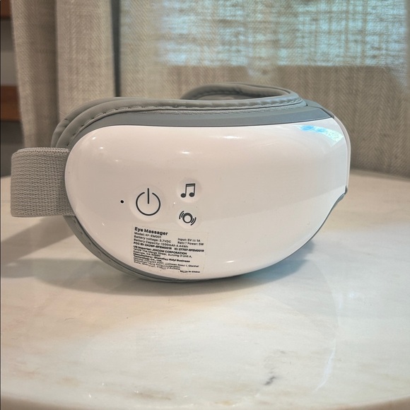 RENPHO Eyeris 1 Eye Massager with Heat - Picture 2 of 7
